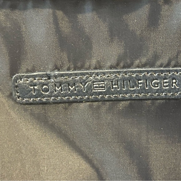 ❤️2/$15 or 3/$21❤️ NWT Tommy Hilfiger Tech Zip Case - Picture 5 of 10